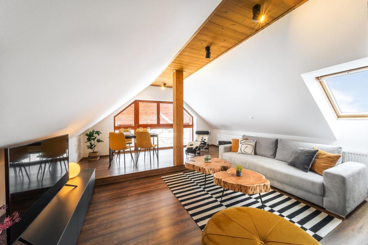 Cozy Mountain Attic Apartment In High Tatras Vel'ka Lomnica Buitenkant foto